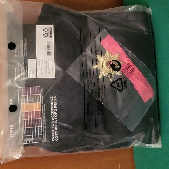 Boys "Vampire" Costume - Picture 3 of 5